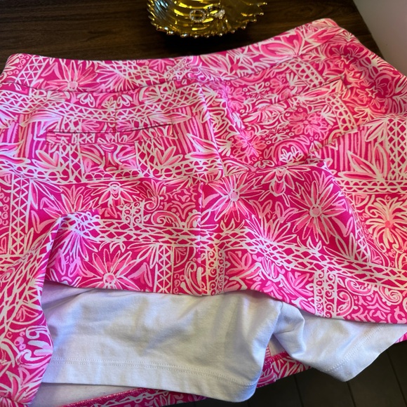 Lilly Pulitzer matching skort/shirt set. - Picture 7 of 8